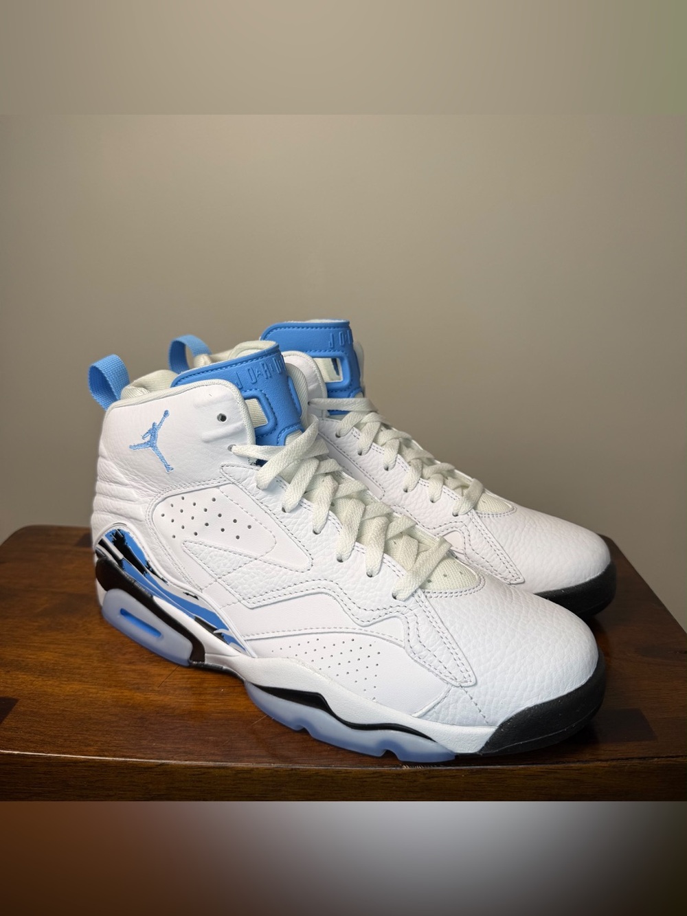 Jordan Jumpman MVP White University Blue Black DZ4475-140 Men’s Size 10 NEW